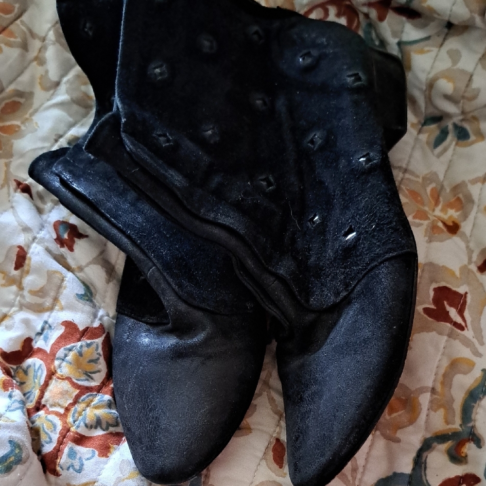 Vintage 80s Mea Shadow Black Studded Ankle Booties